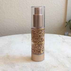 jane iredale Makeup - Light beige liquid minerals from Jane Iredale jane iredale Makeup - Light beige liquid minerals from Jane Iredale